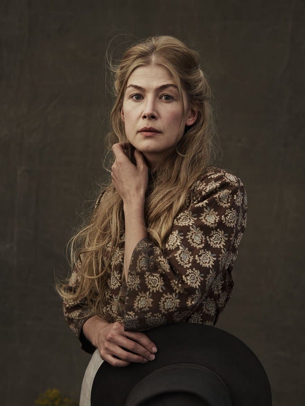 Hostiles - Rosamund Pike